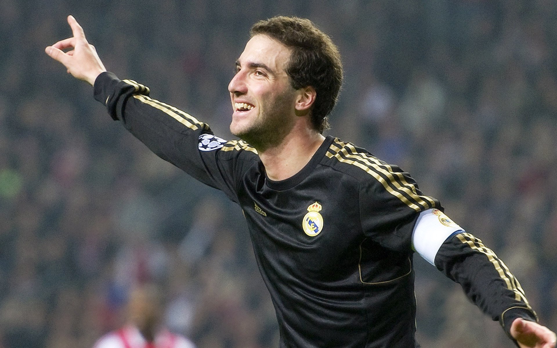 本土教练升任顶级俱乐部机会极少,俱乐部主教练年薪排名